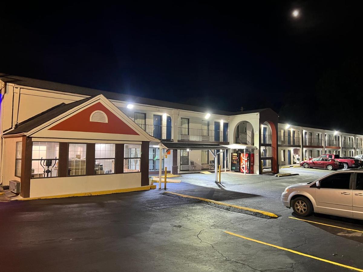 Scottish Inn Augusta Ngoại thất bức ảnh