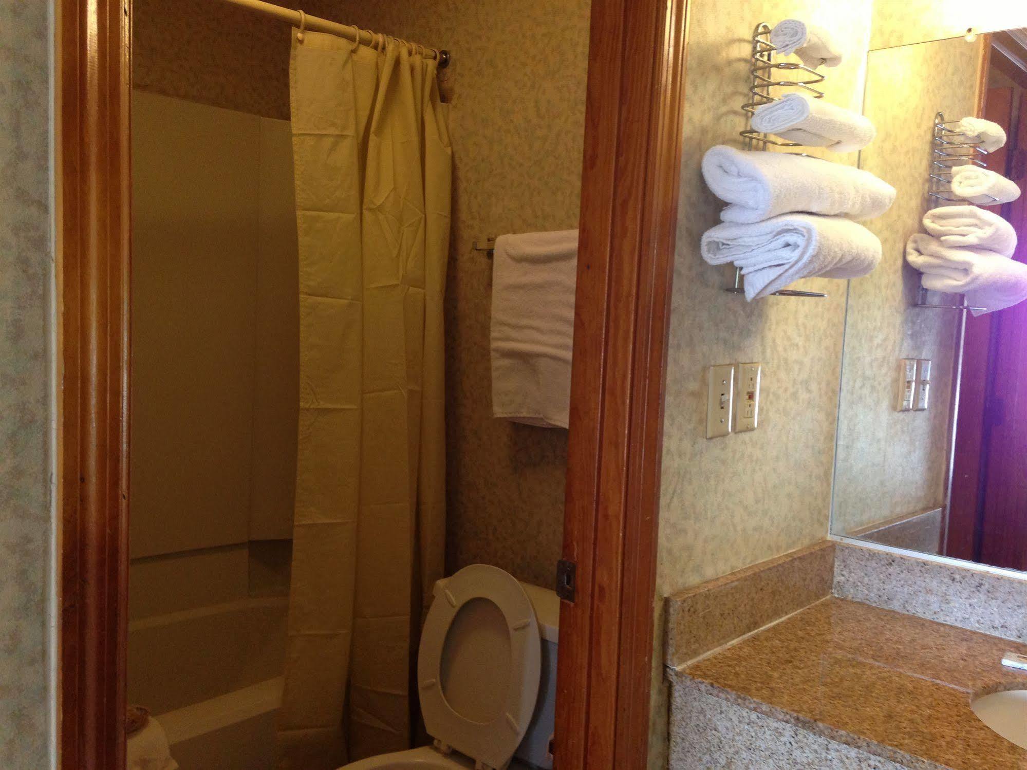 Scottish Inn Augusta Ngoại thất bức ảnh