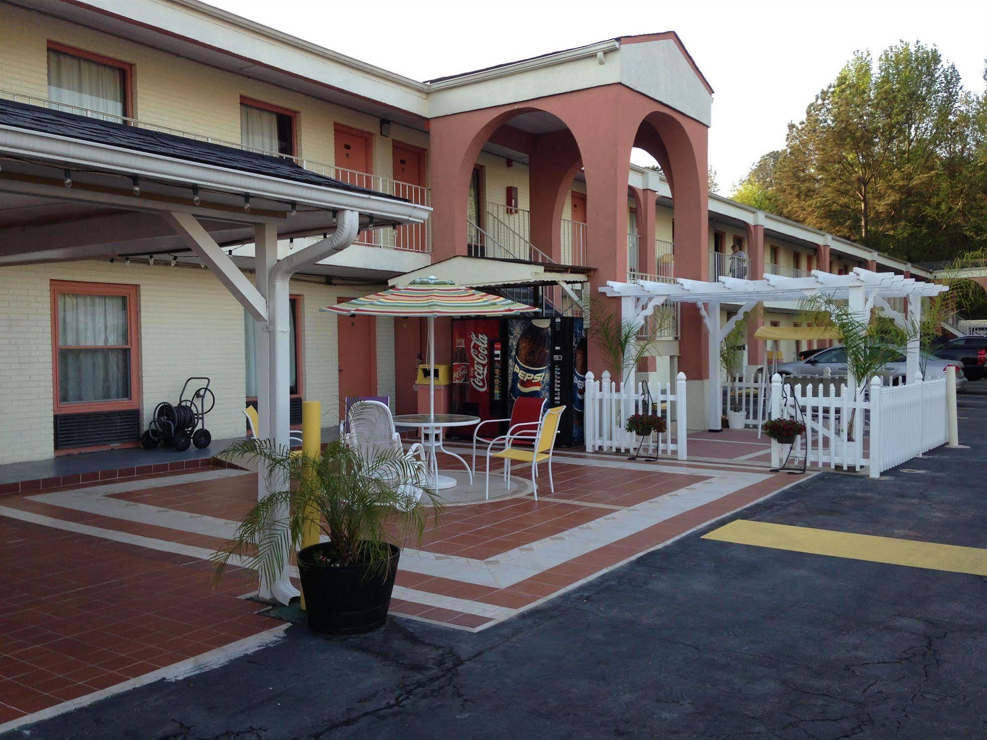 Scottish Inn Augusta Ngoại thất bức ảnh